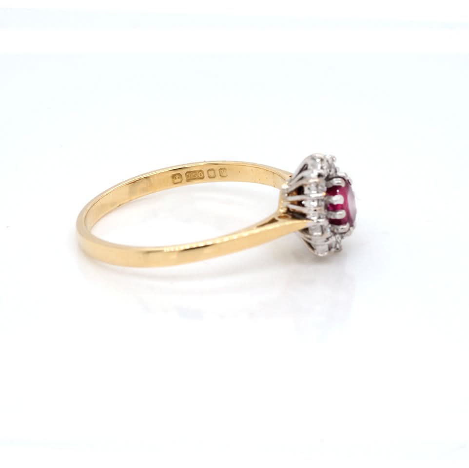 18ct Gold Ruby and Diamond Vintage Cluster Ring - Image 3