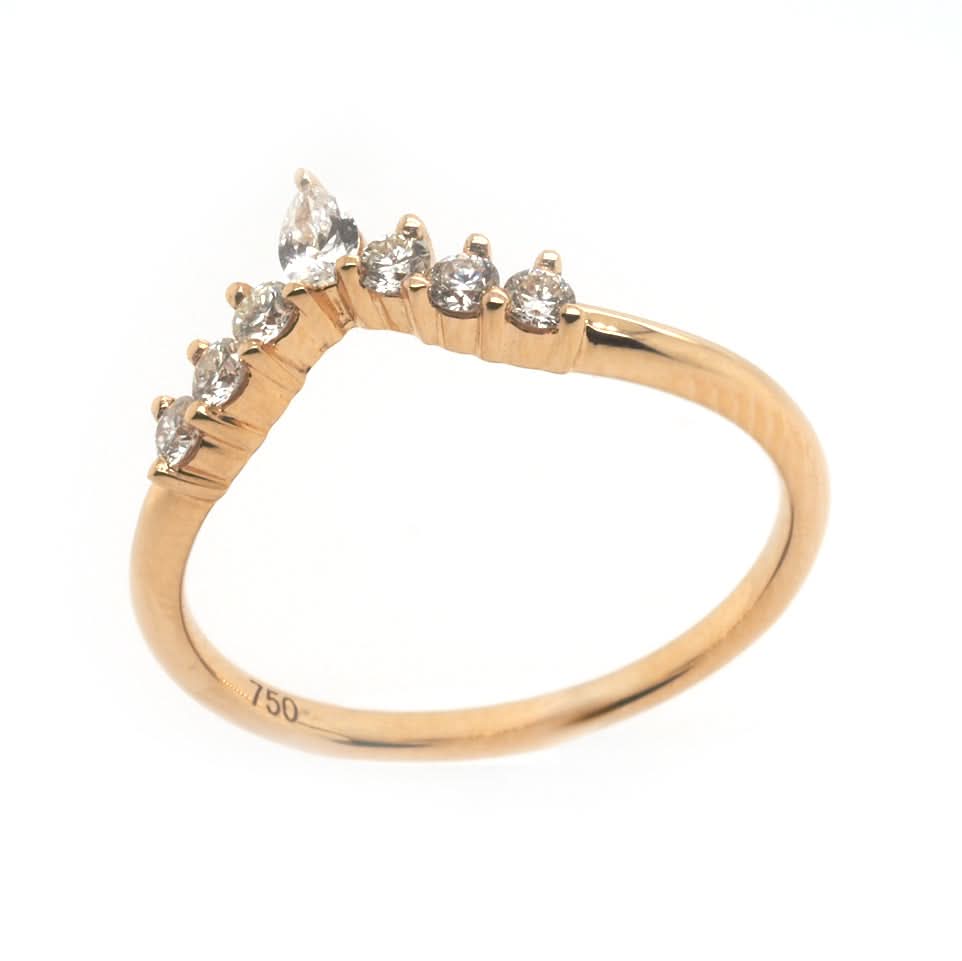 18ct Gold Diamond V Shaped Ring - Image 2