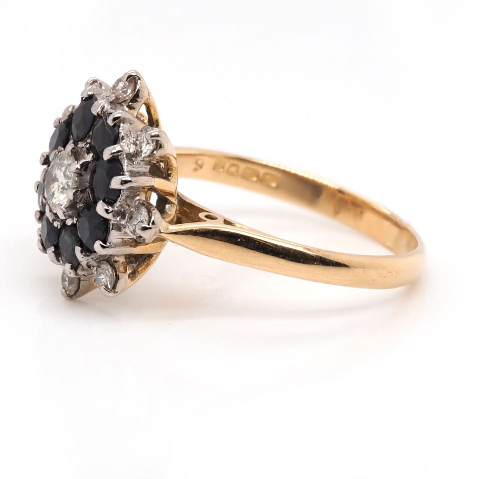 18ct Gold Sapphire and Diamond Cluster Ring - Image 2