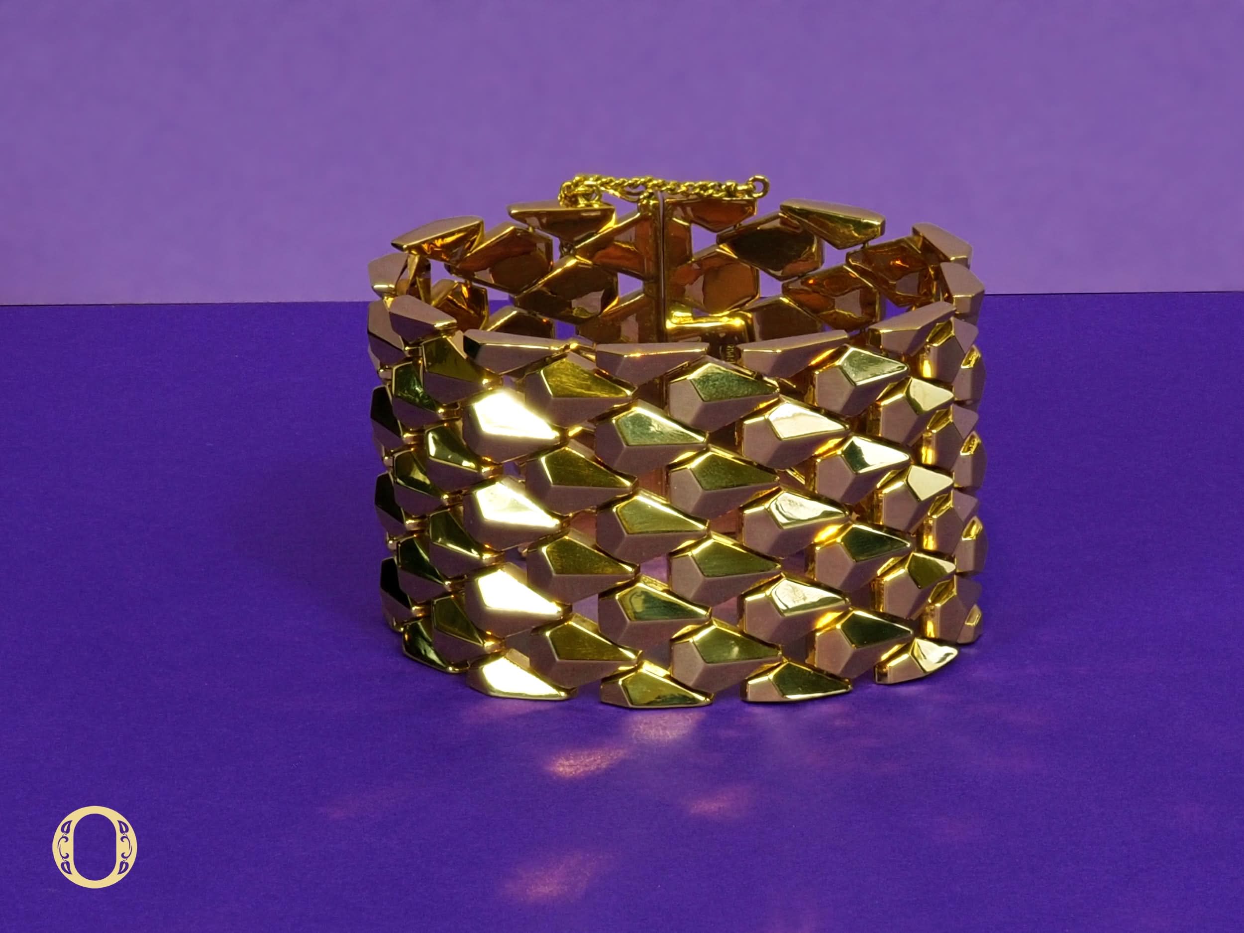 18ct Gold Wide Teardrop Link Bracelet, 4.5cm Wide - Image 2