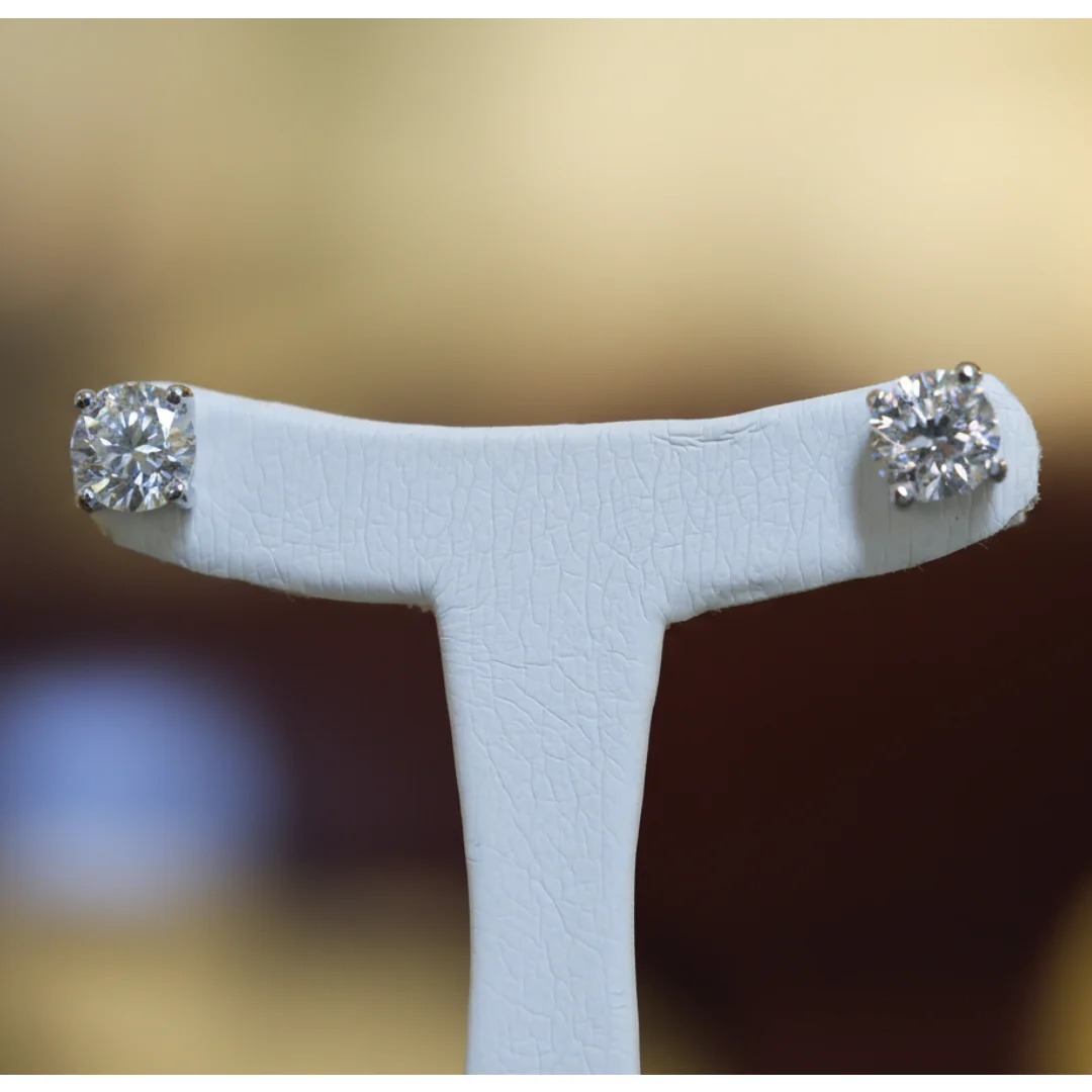 18ct White Gold 3.00ct Diamond Stud Earrings - Image 2