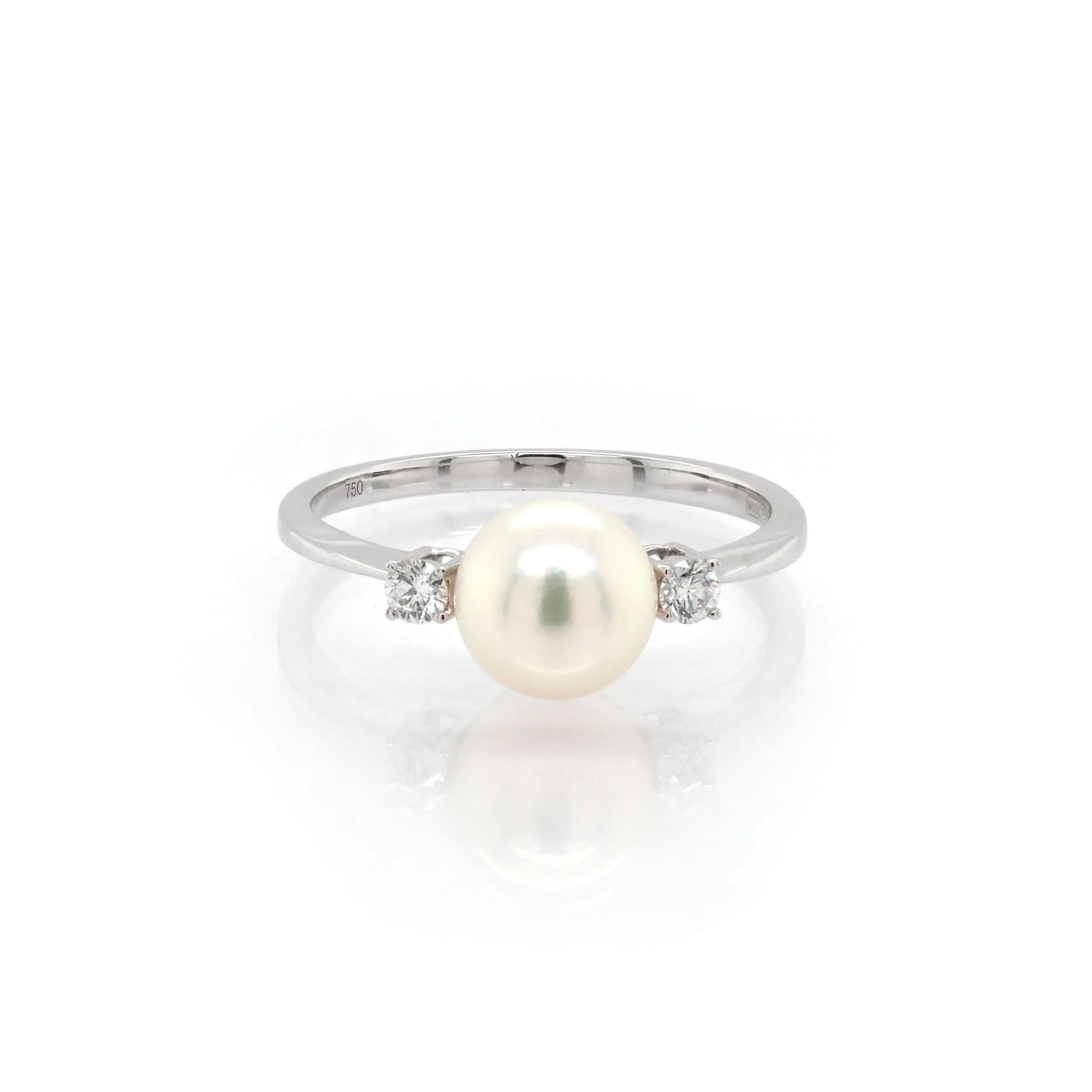 18ct White Gold Akoya Pearl and Diamond Ring - Image 2