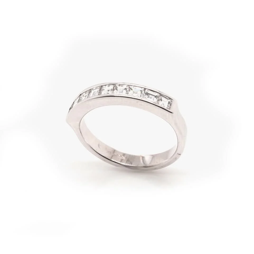 18ct White Gold Baguette Diamond Half Eternity Ring - Image 3