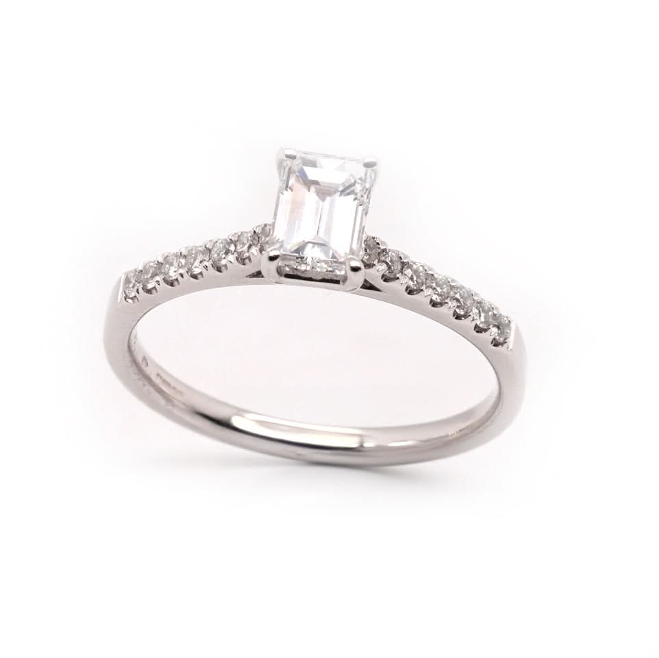 18ct White Gold Emerald-Cut Diamond Solitaire Ring with Diamond-Set Shoulders - Image 2