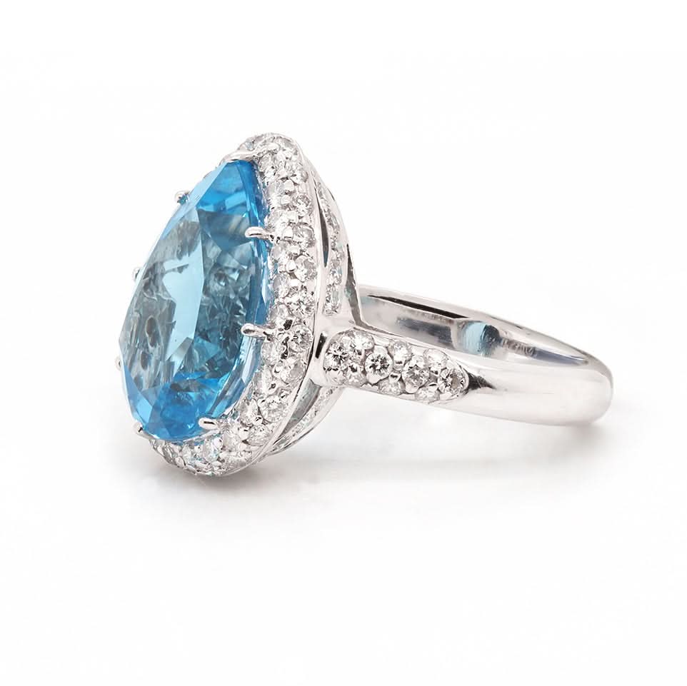 18ct White Gold Pear-Shaped Blue Topaz and Diamond Ring - Image 2