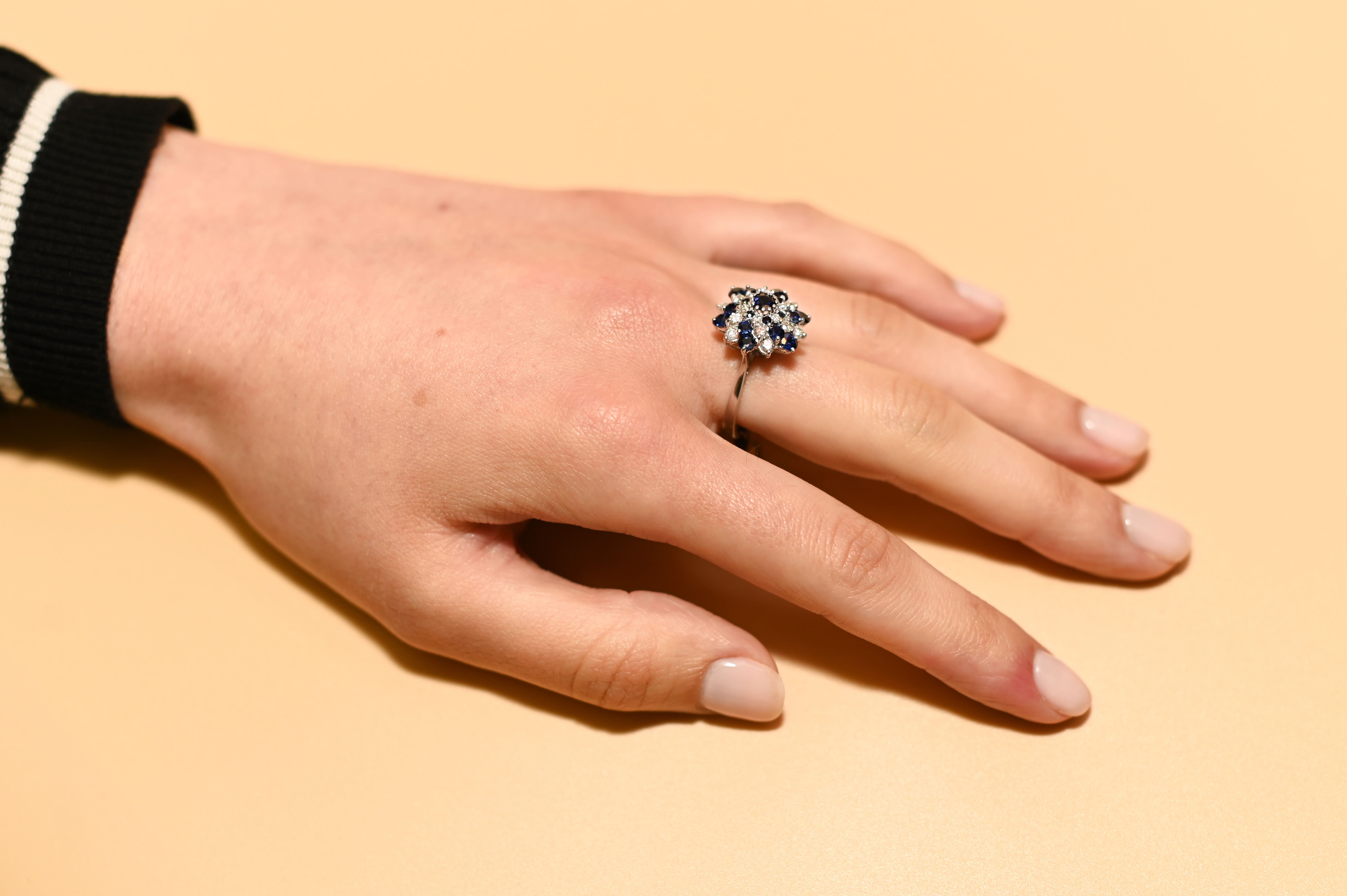 18ct White Gold Sapphire and Diamond Cluster Ring - Image 2
