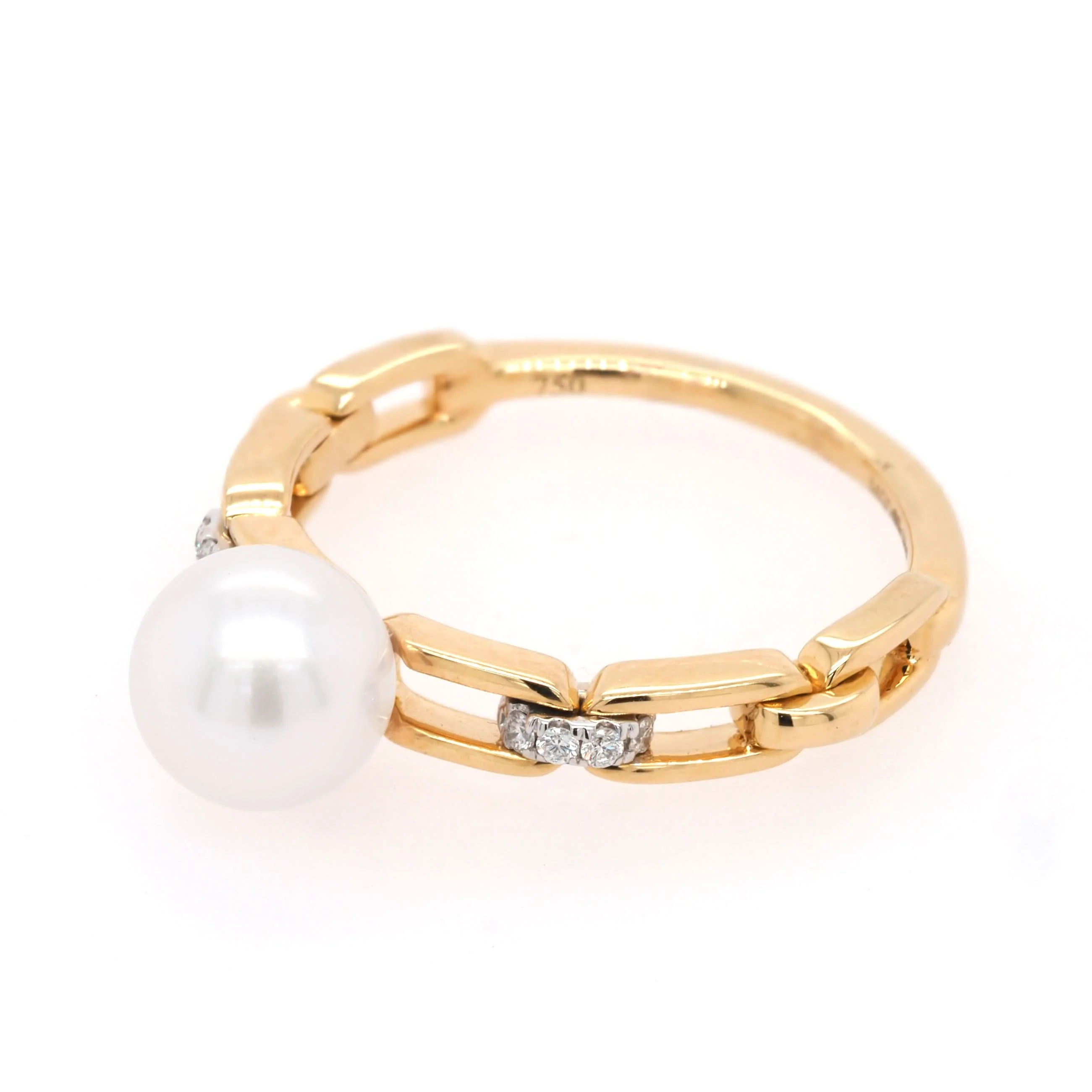 18ct Yellow Gold Cultured Akoya Pearl and Diamond-Set Ring - Image 2