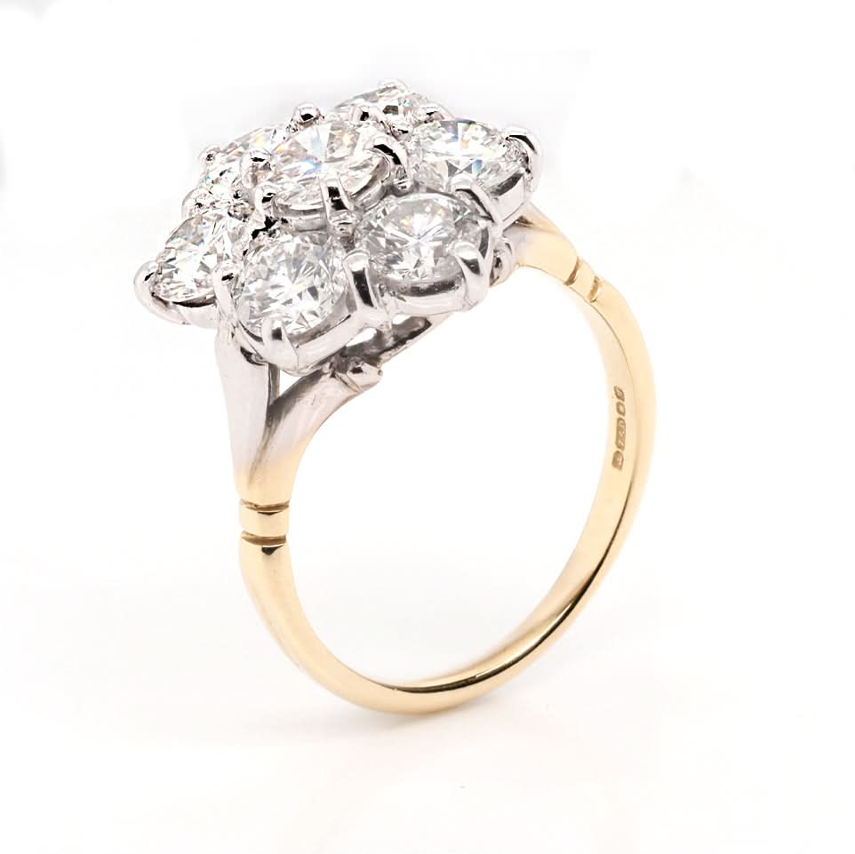 18ct Yellow Gold Diamond Cluster Ring - Image 4