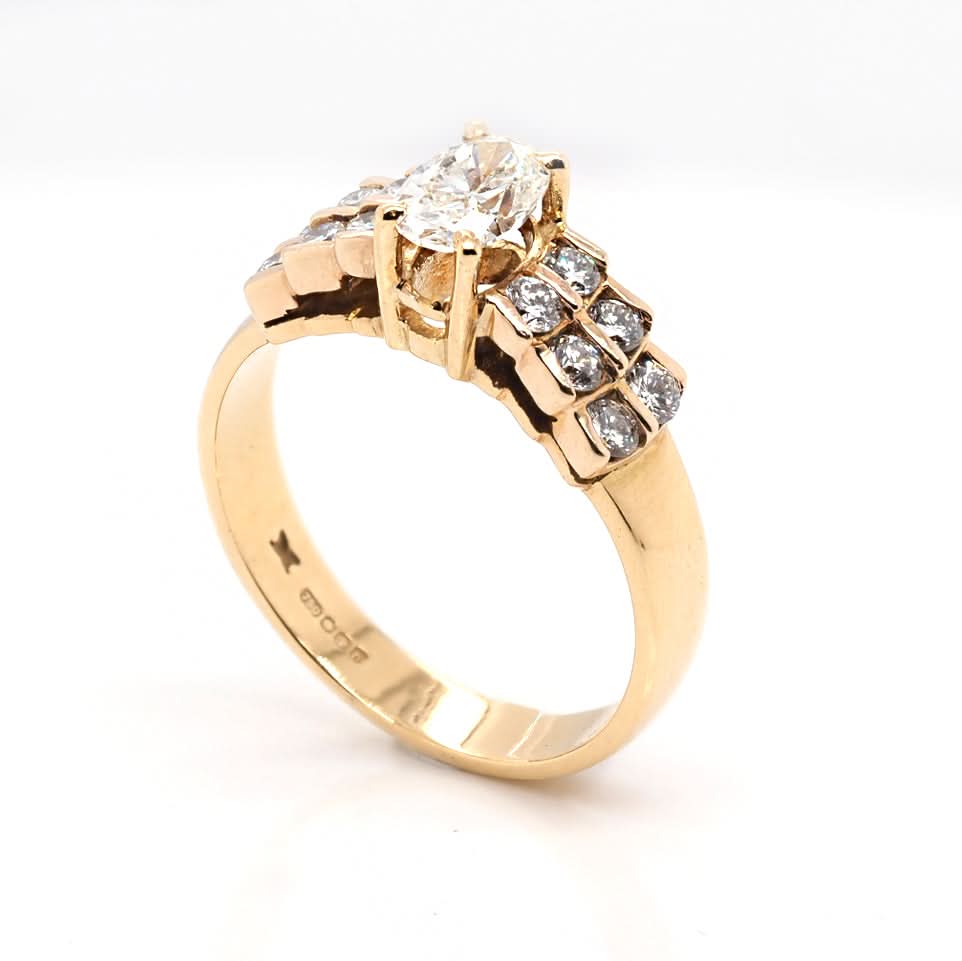18ct Yellow Gold Diamond Solitaire Ring with Diamond-Set Shoulders - Image 3