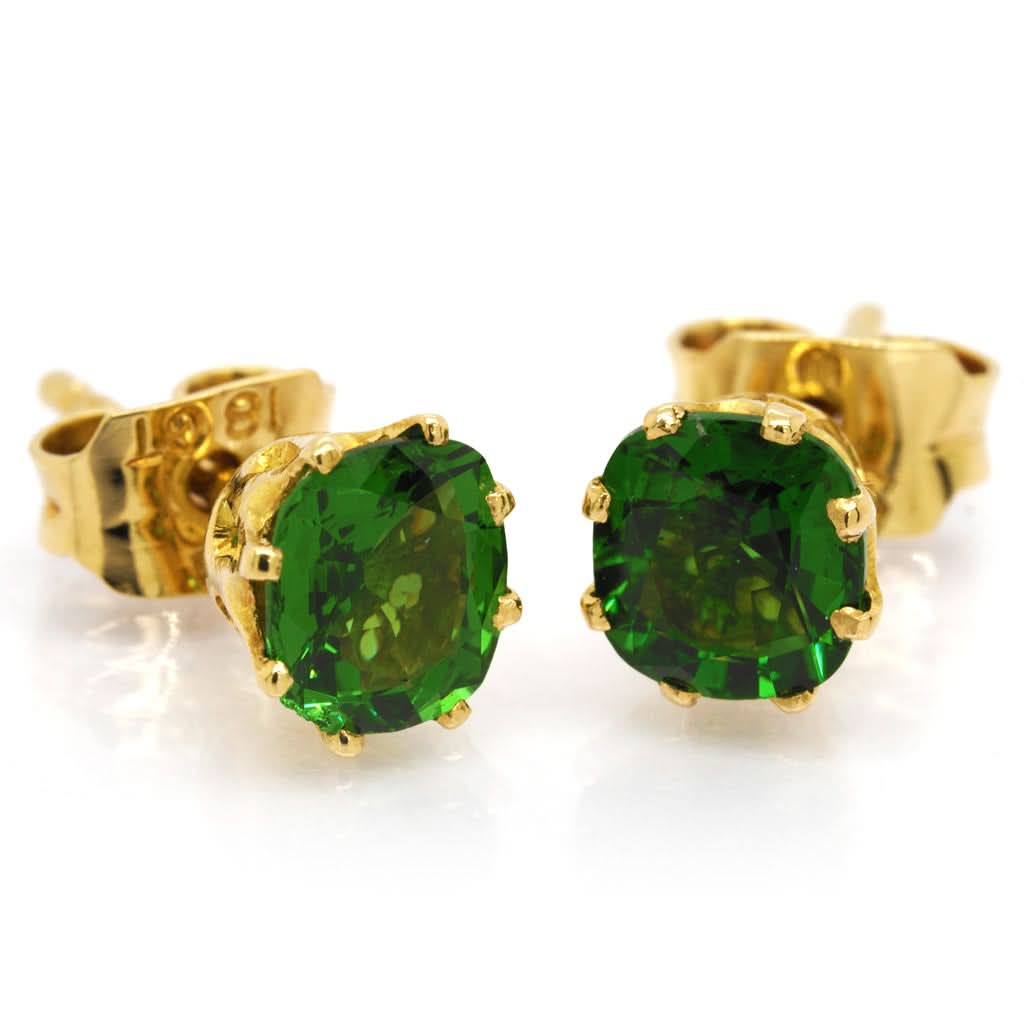 18ct Yellow Gold Fine Tsavorite Green Garnet Stud Earrings - Image 2