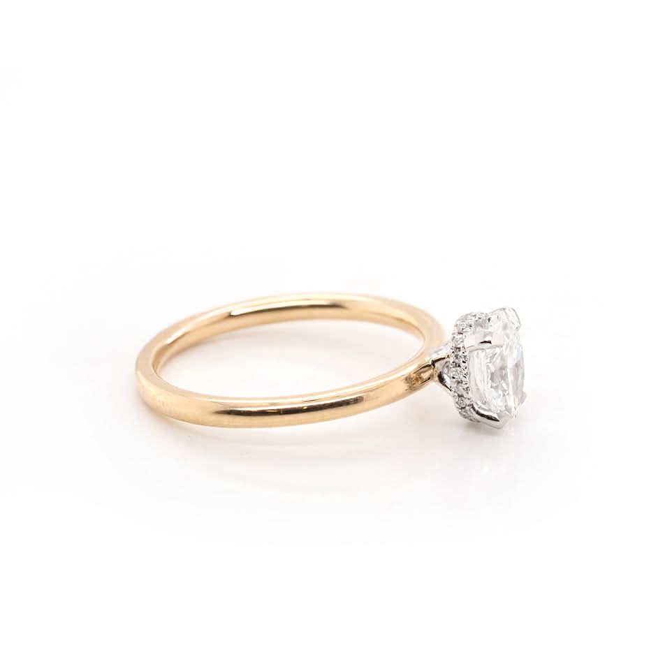 18ct Yellow Gold Oval Diamond Solitaire Ring With Diamond Set Setting - Image 2