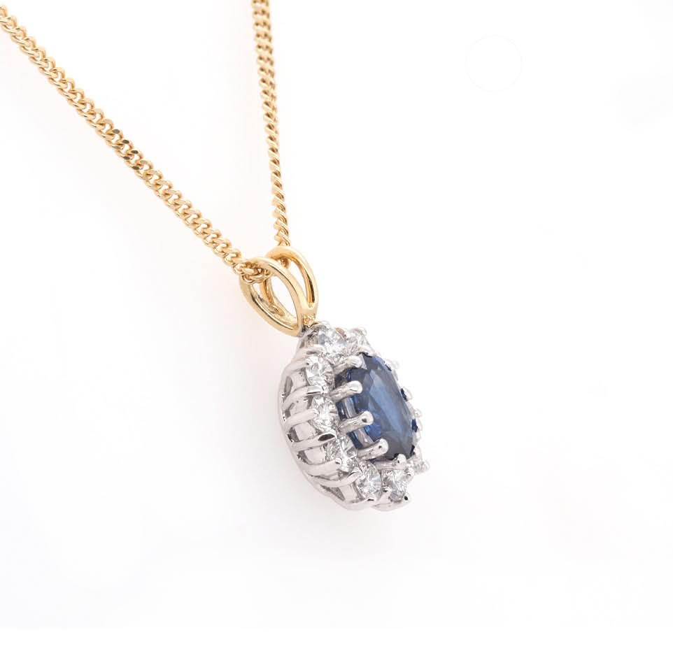 18ct Yellow Gold Oval Sapphire and Diamond Surround Cluster Pendant on 18ct Yellow Gold Chain - Image 2