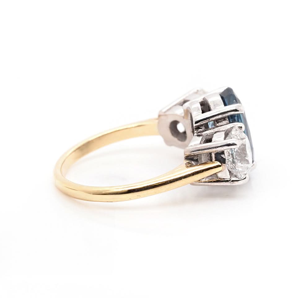 18ct Yellow Gold Sapphire and Diamond Three-Stone Ring - Image 3