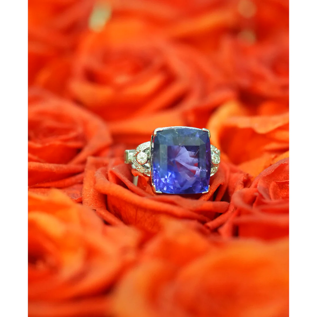 24.59ct Ceylon Colour Change Sapphire - Image 3