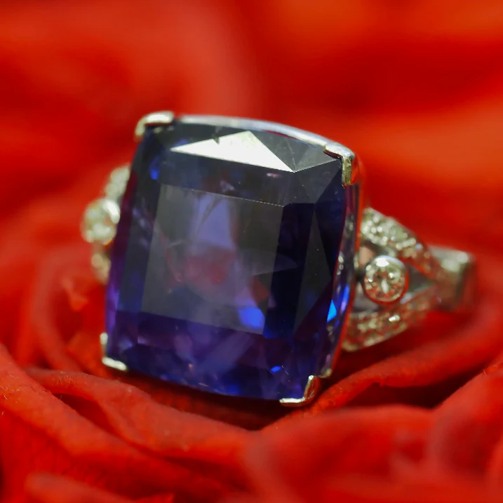 24.59ct Ceylon Colour Change Sapphire - Image 4