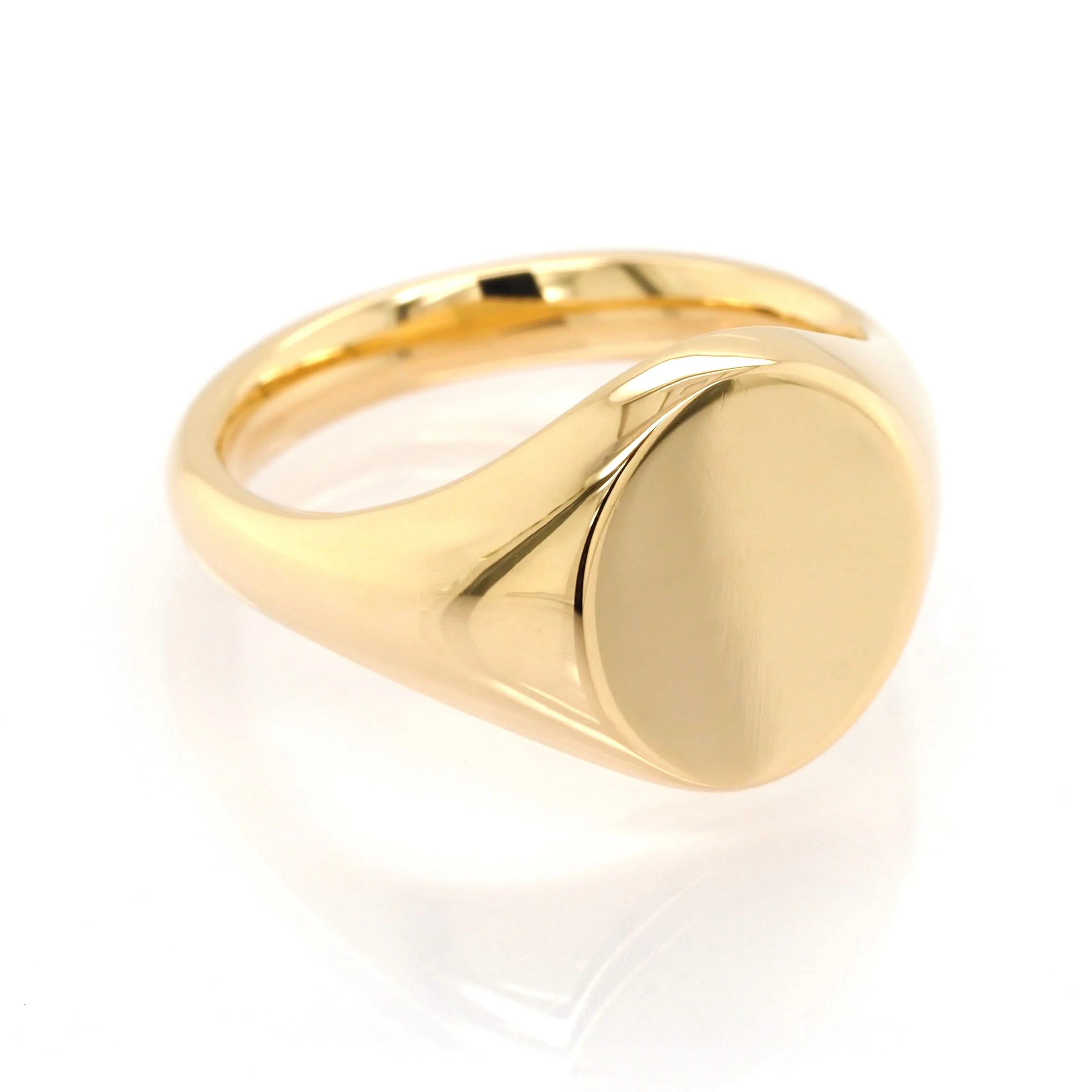 A Medium 9ct Yellow Gold Signet Ring - Image 2