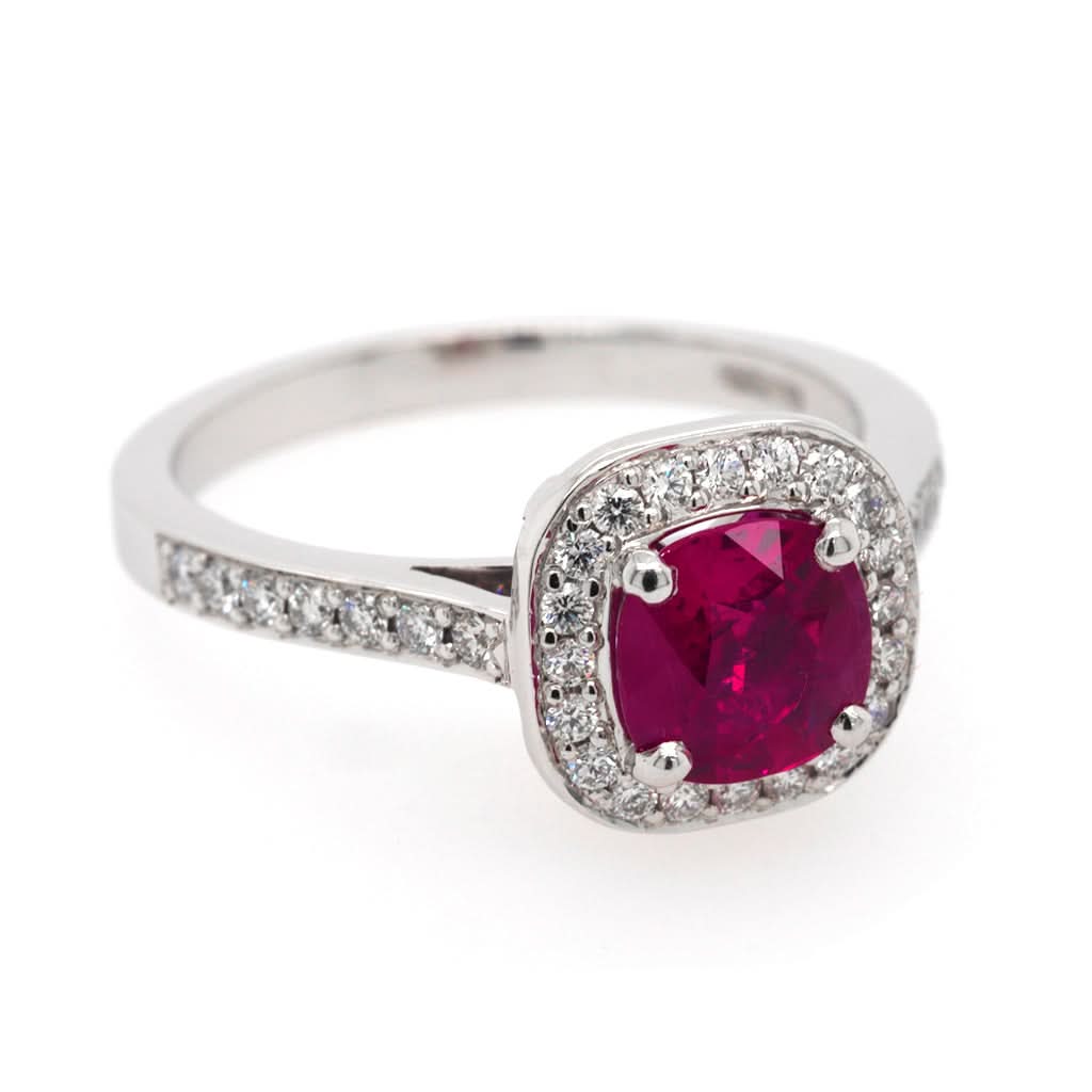 An 18ct White Gold Ruby Cluster Ring - Image 2