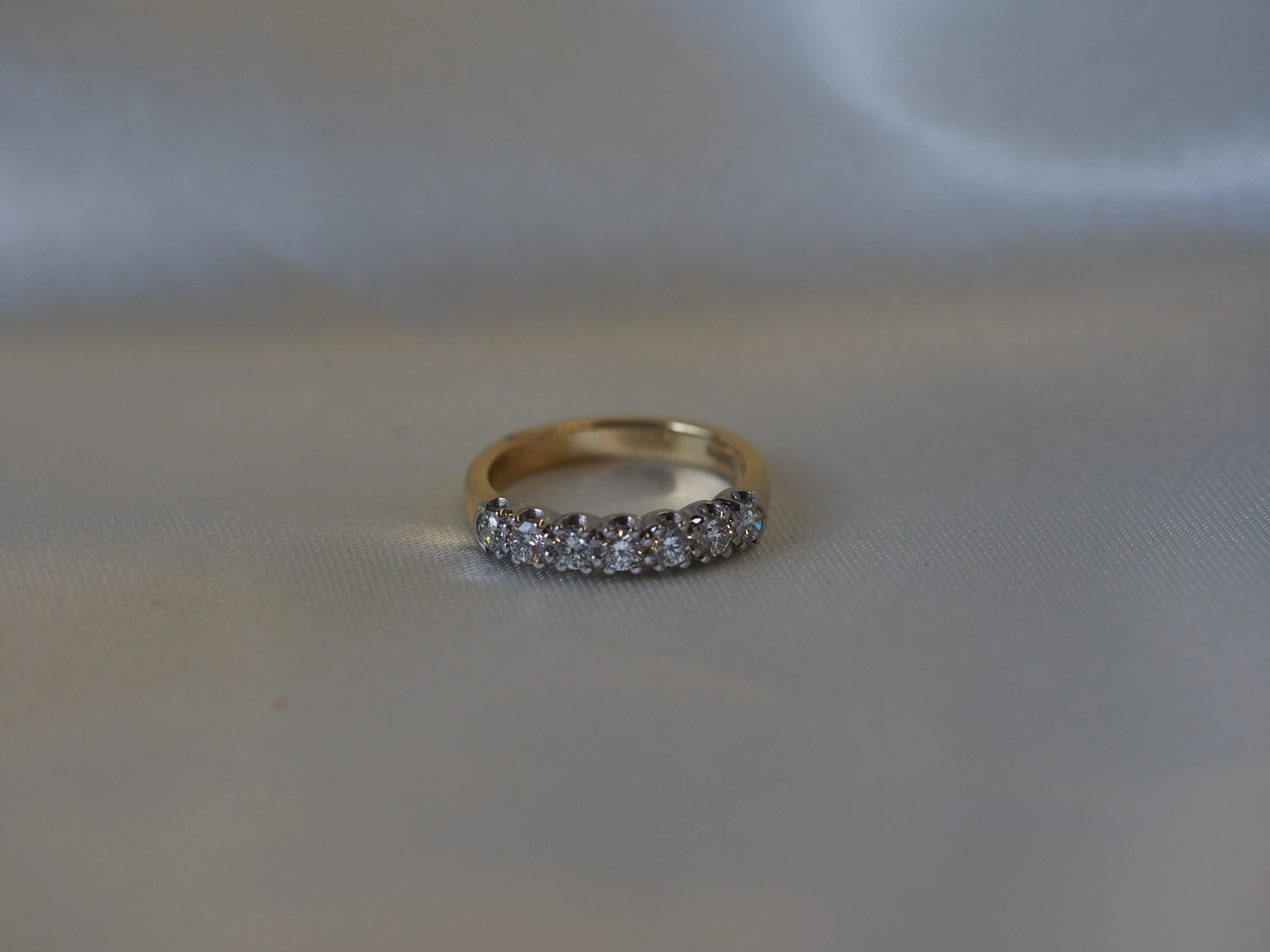 Diamond Half-Eternity Ring in 18ct Yellow Gold - Image 3