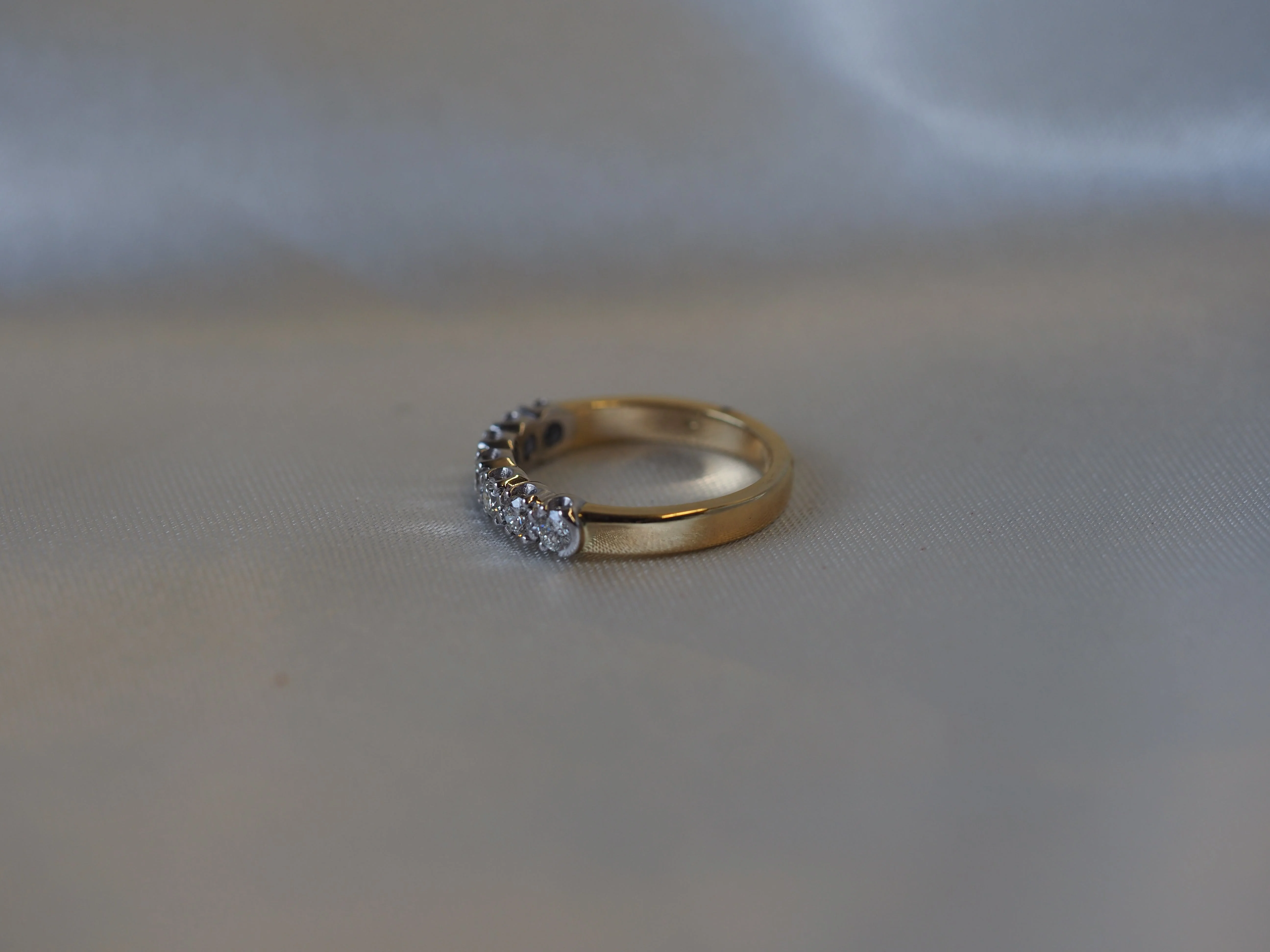 Diamond Half-Eternity Ring in 18ct Yellow Gold - Image 4