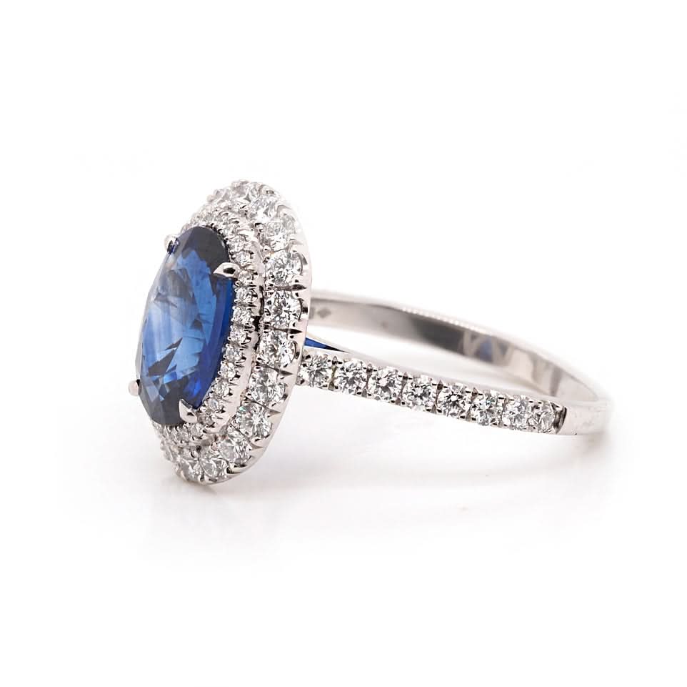 Platinum Oval Sapphire and Diamond Cluster Ring with Diamond-Set Shoulders – 2.55ct Sapphire, 0.92ct Diamond - Image 2