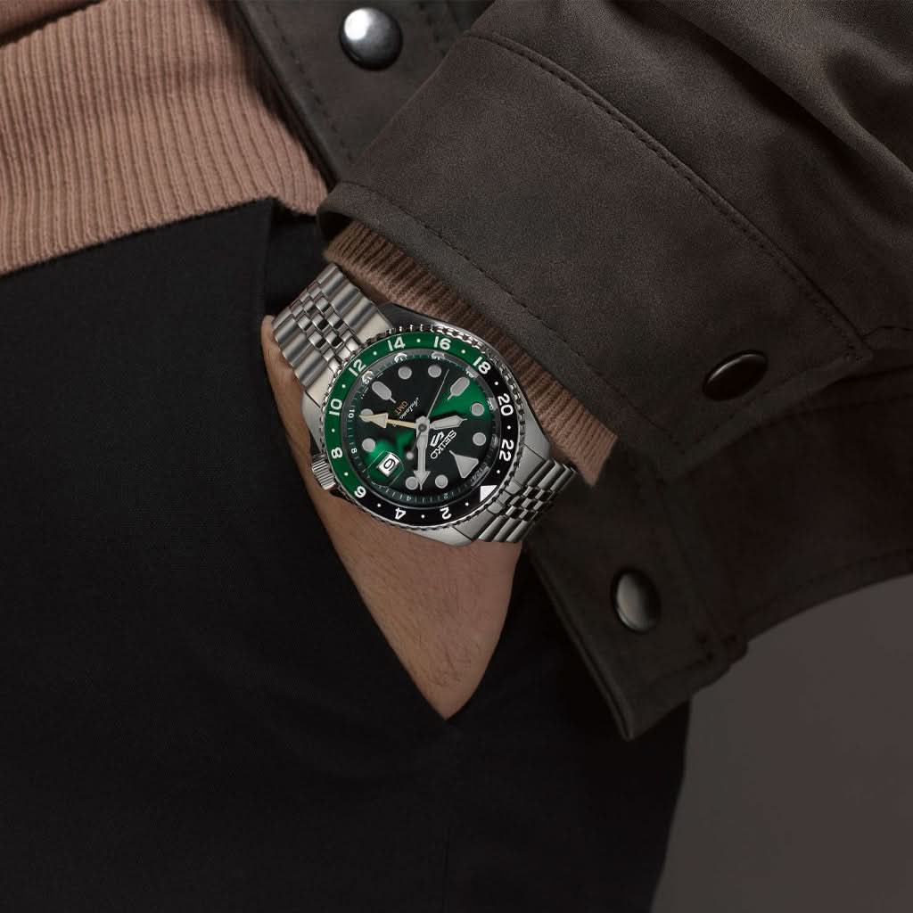 Seiko Presage 5 Sports SKX GMT Bi-Colour Green SSK035K1 - Image 2