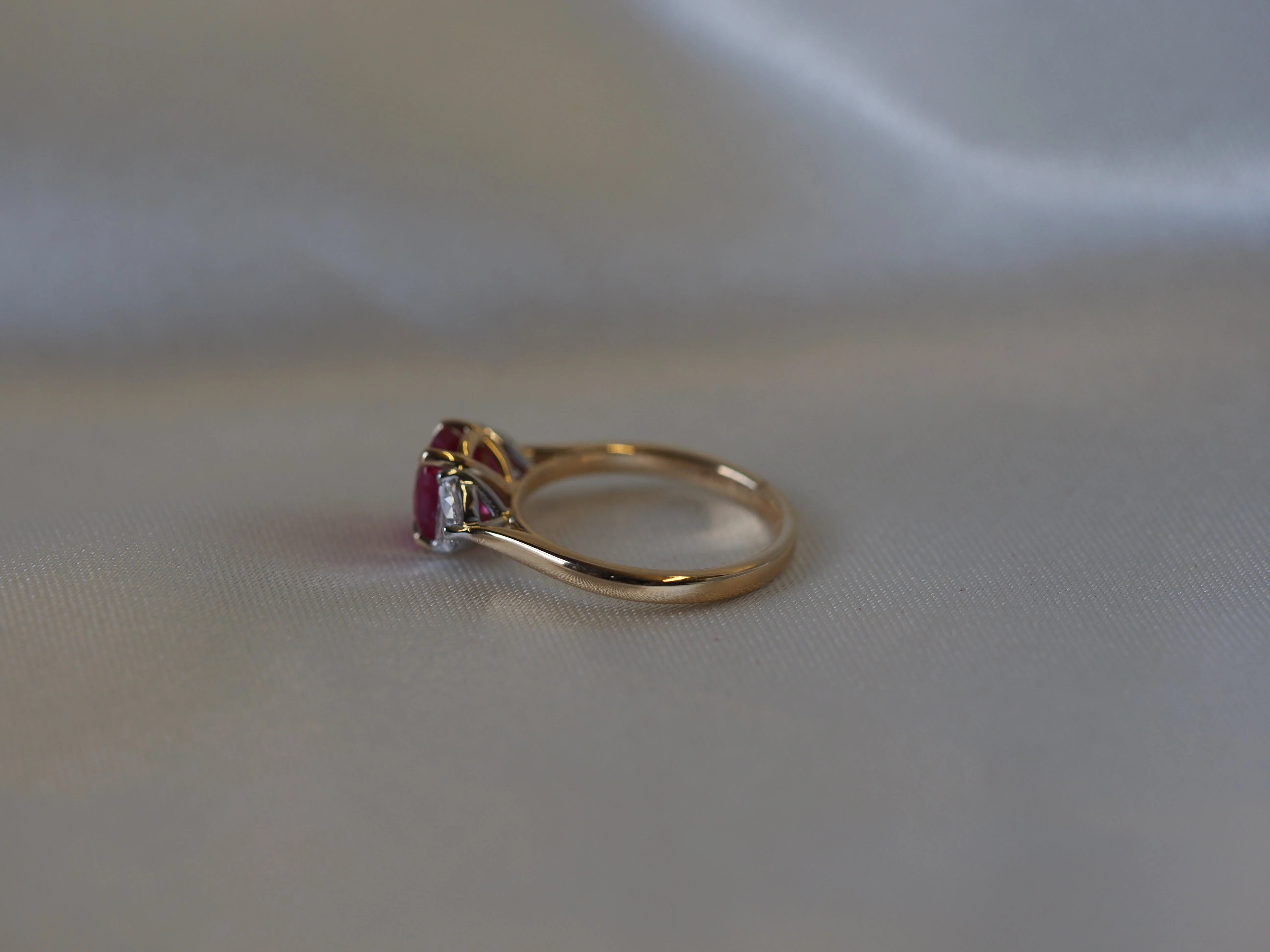 Ruby and Diamond Three-Stone Ring in 18ct Yellow Gold - Image 4