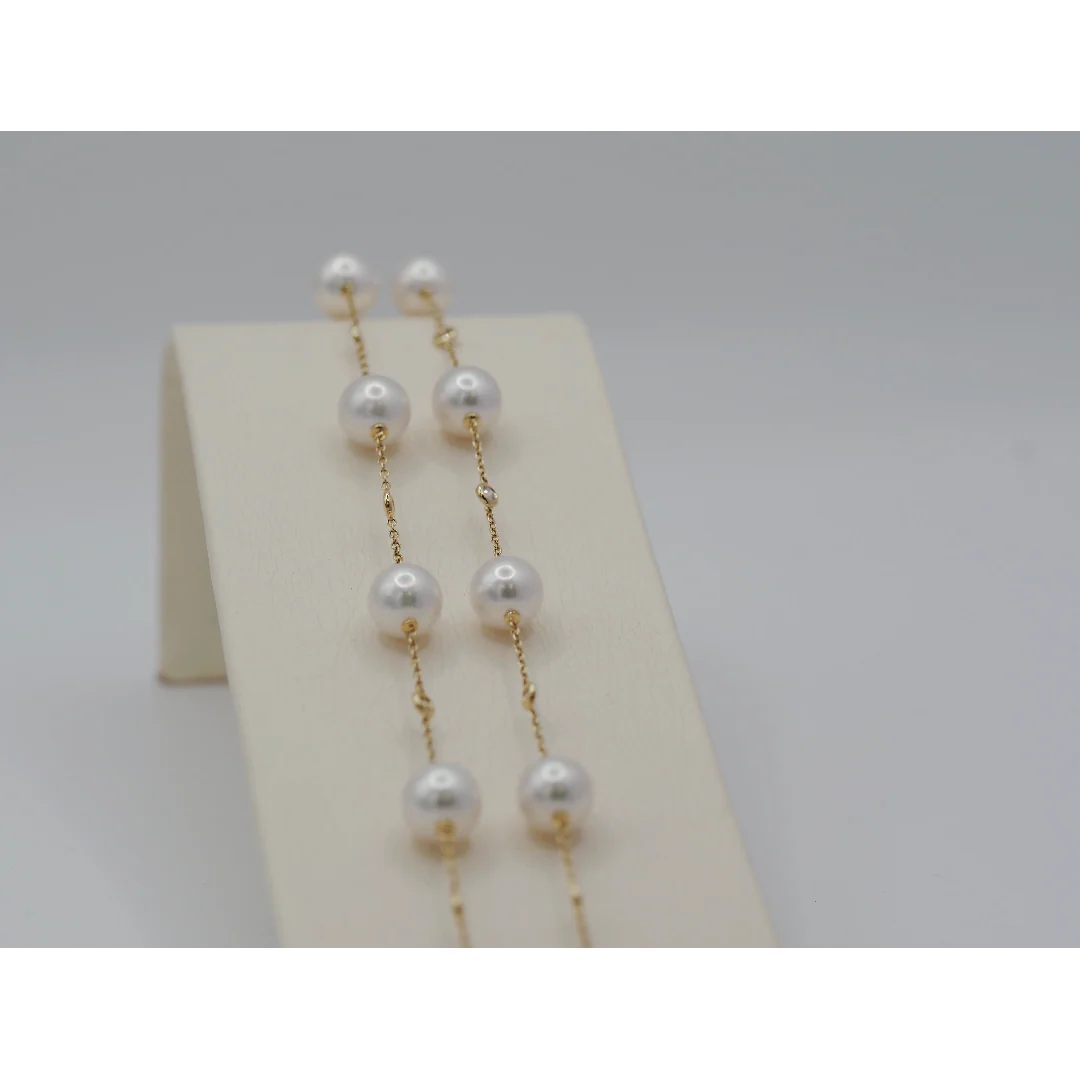 Single Row of Diamond and Akoya Pearl Necklace on a 18k Yellow Gold Chain - Image 2
